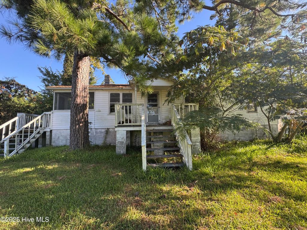 Photo of 730 Old Pamlico Beach Road Road, Belhaven, NC 27810 (MLS # 100529499)