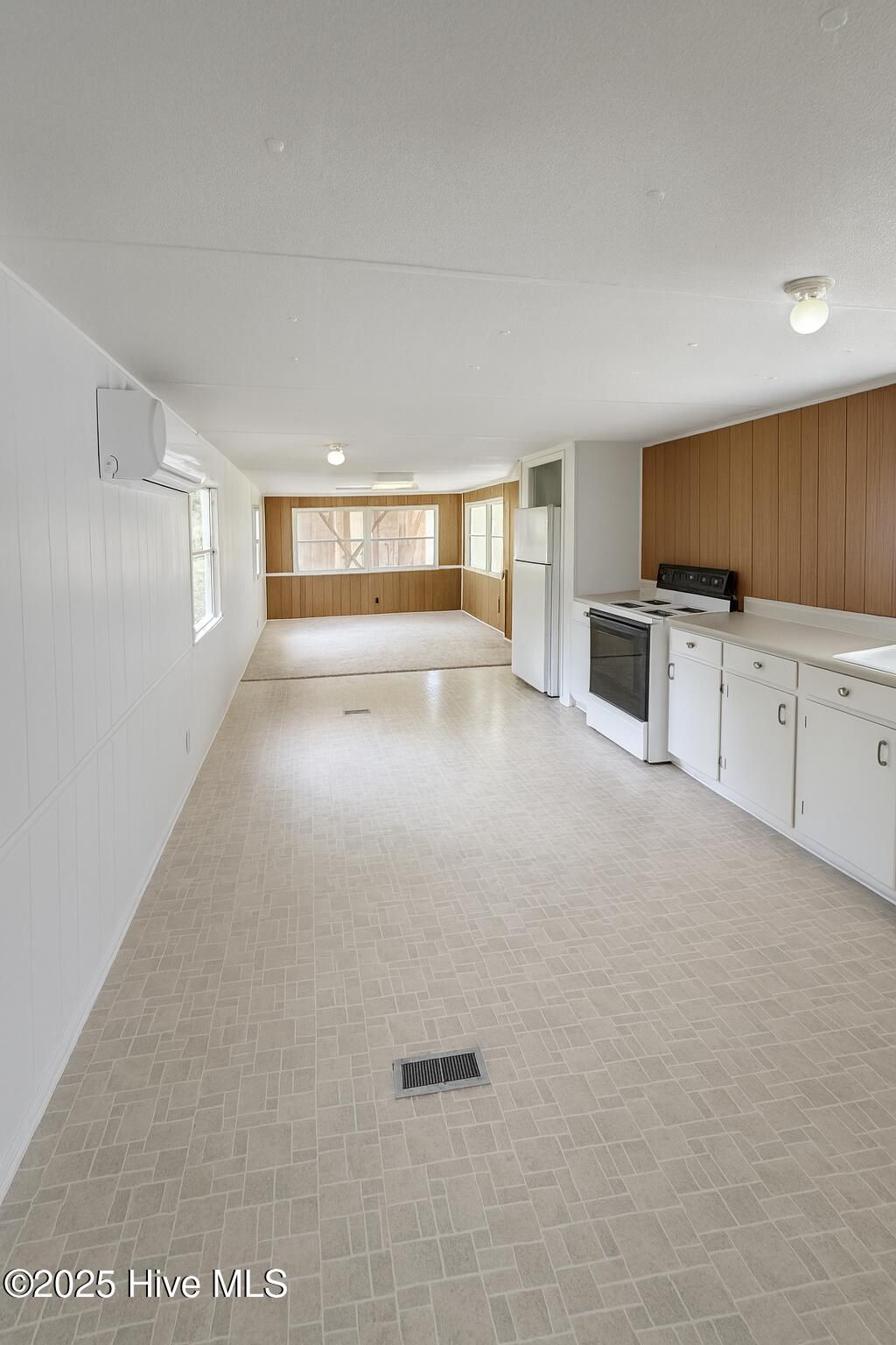 Photo of 216 S Stringfield Street, Atkinson, NC 28421 (MLS # 100538919)