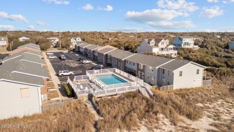 A home in Pine Knoll Shores