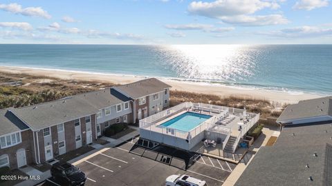 A home in Pine Knoll Shores