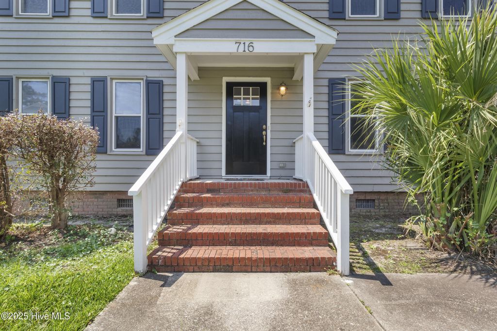 Photo of 716 Benchmark Court, Wilmington, NC 28409 (MLS # 100526469)