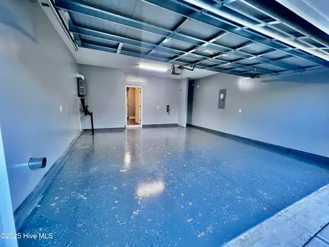 MLS: 100507984