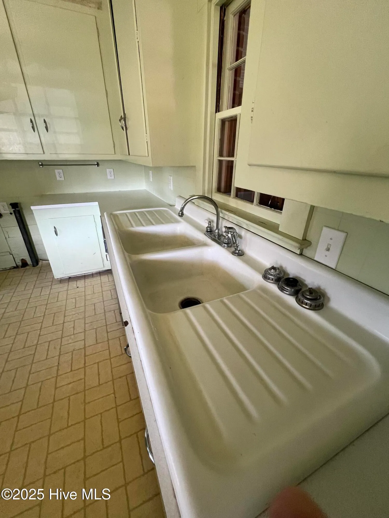 Calypso, North Carolina 28325, United States, 3 Bedrooms Bedrooms, ,1 BathroomBathrooms,Residential,Active,81302