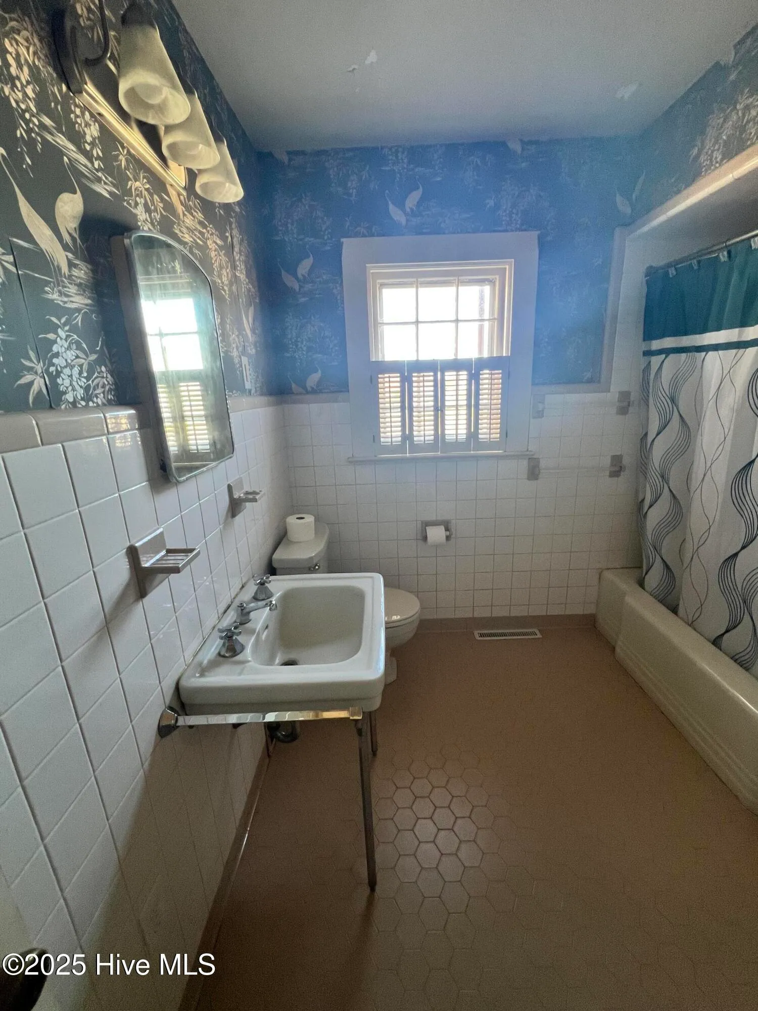 Calypso, North Carolina 28325, United States, 3 Bedrooms Bedrooms, ,1 BathroomBathrooms,Residential,Active,81302