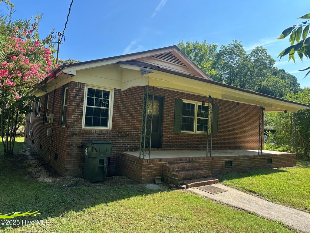 Photo of 449 E Jackson Street, Rich Square, NC 27869 (MLS # 100504552)