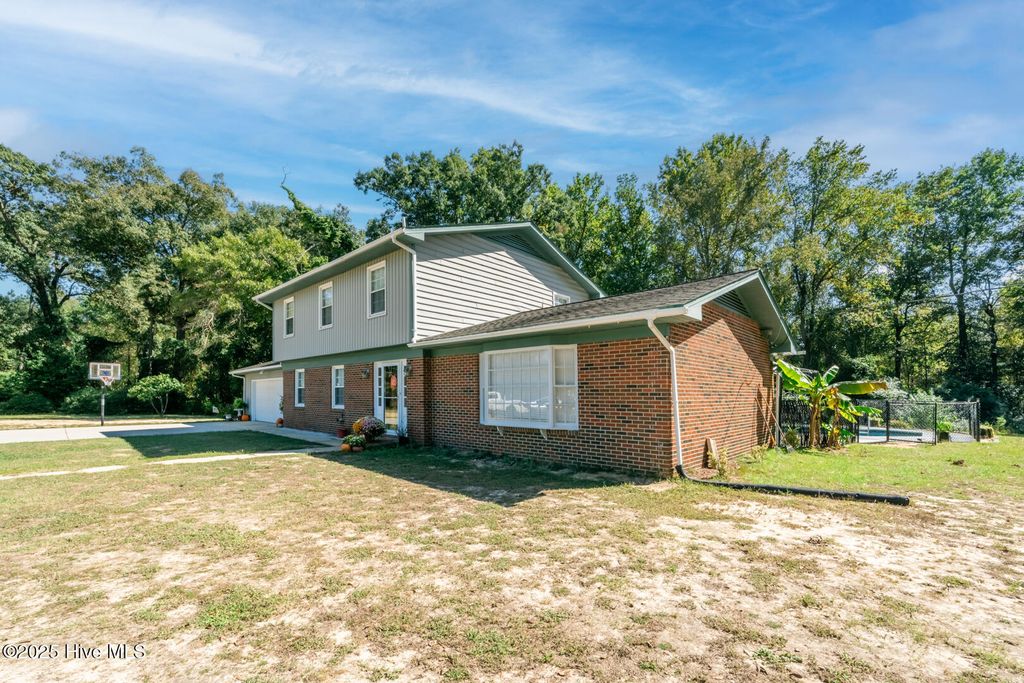 Photo of 5285 Nc Highway 87, Elizabethtown, NC 28337 (MLS # 100535532)