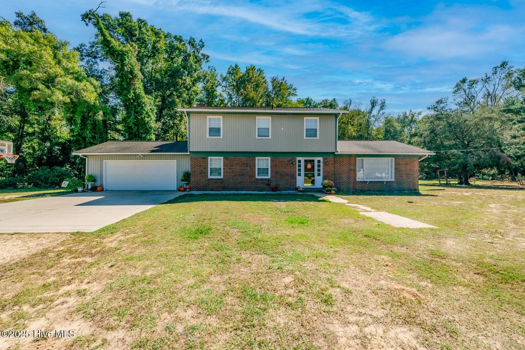 Photo of 5285 Nc Highway 87, Elizabethtown, NC 28337 (MLS # 100535532)