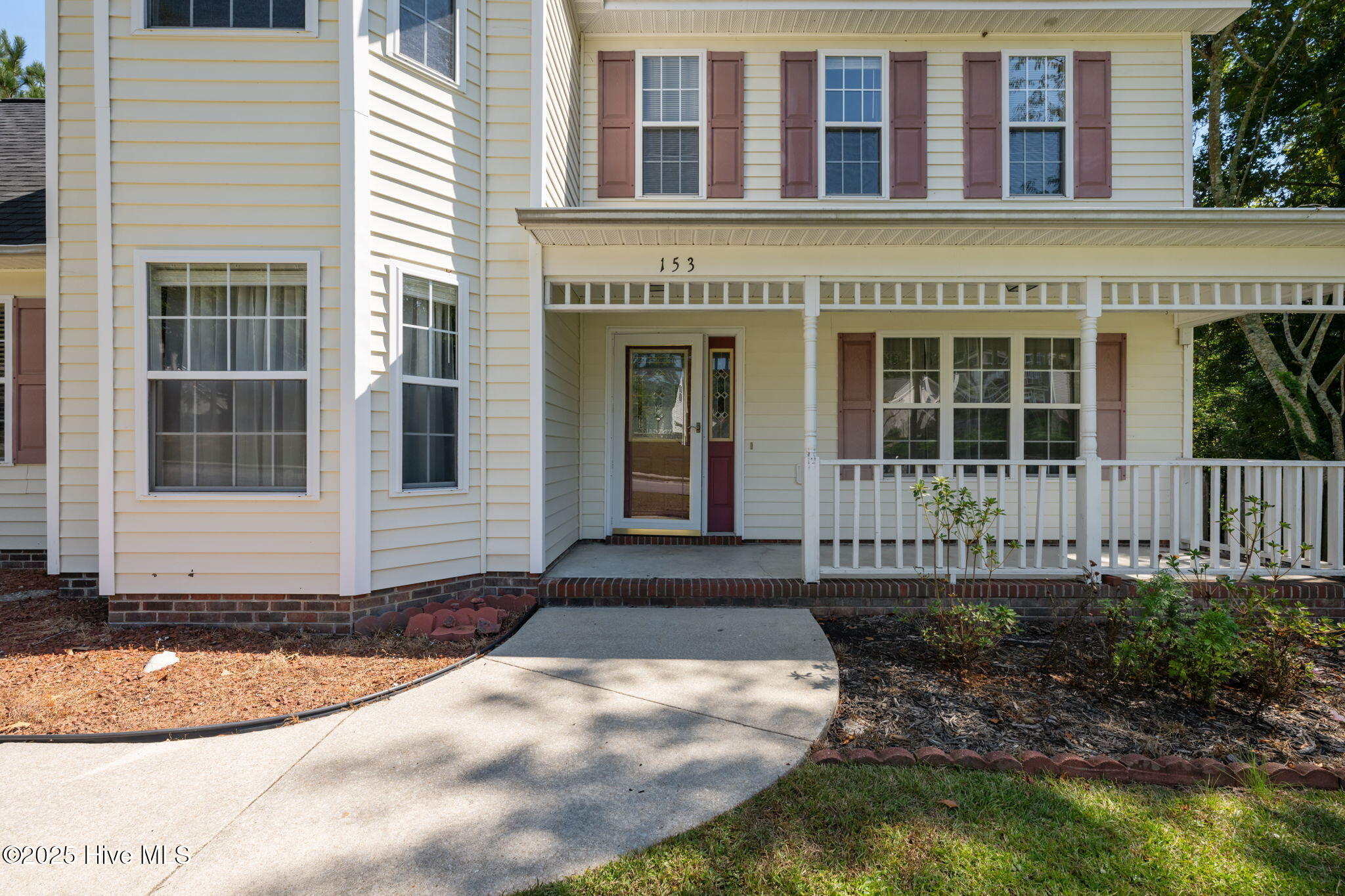 153 Stonebridge Trail