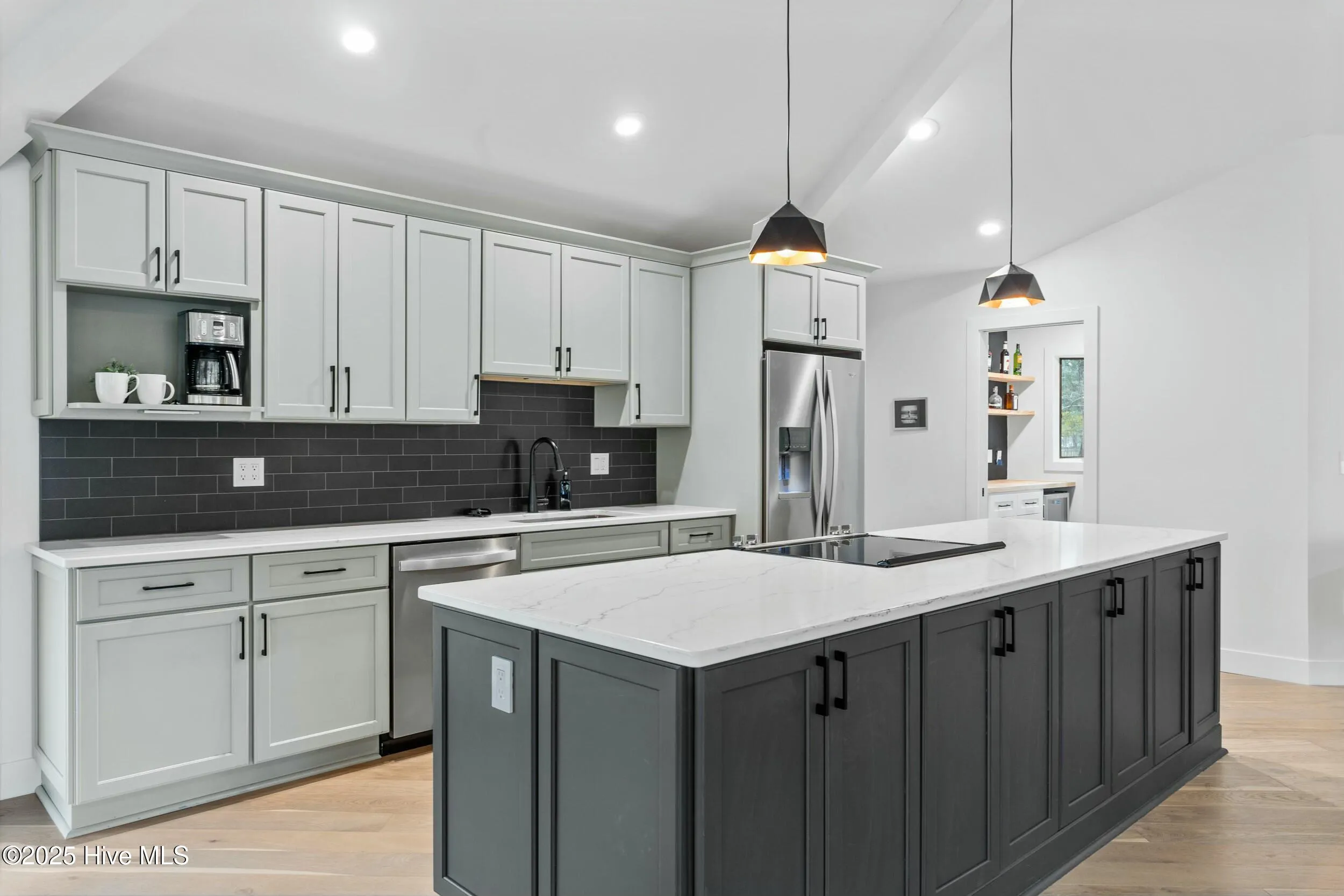 Hampstead, North Carolina 28443, United States, 3 Bedrooms Bedrooms, ,4 BathroomsBathrooms,Residential,Pending,6322