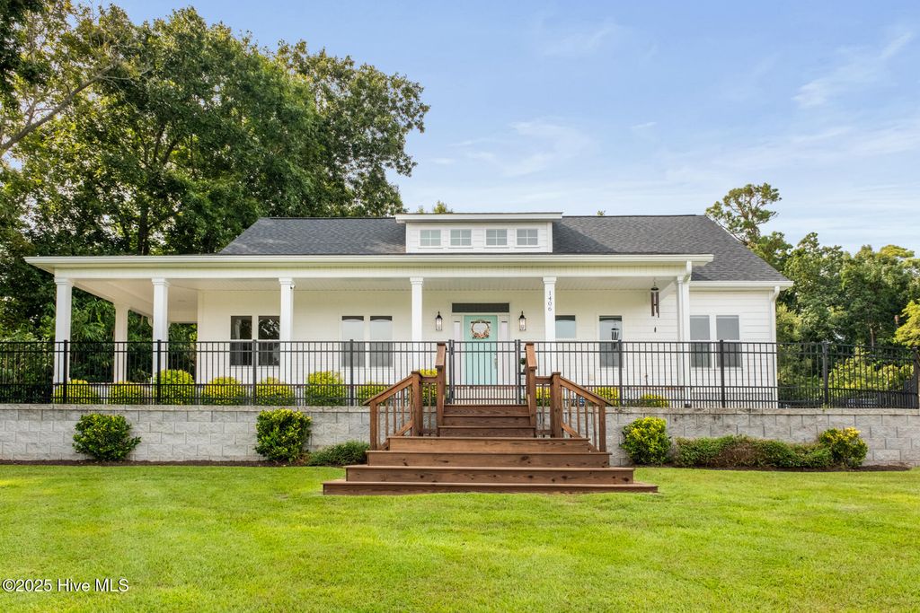 Photo of 1406 Kings Landing Road, Hampstead, NC 28443 (MLS # 100530077)