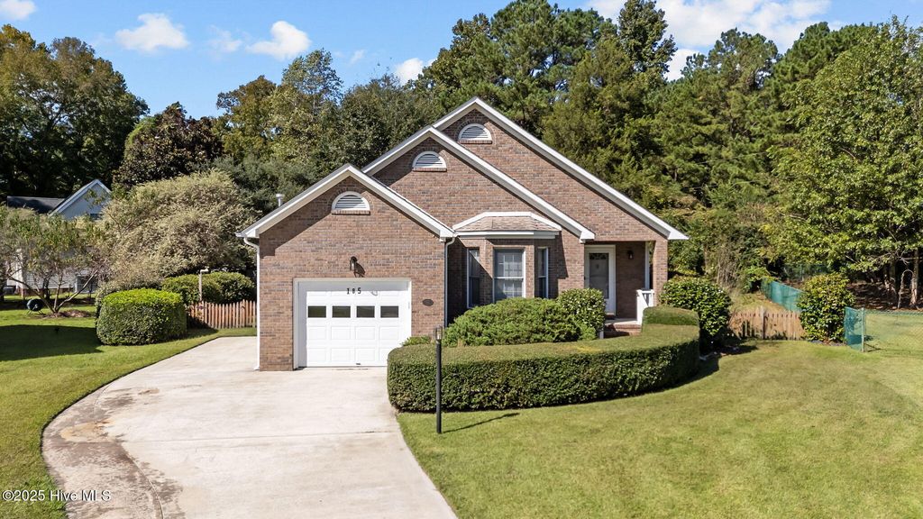 Photo of 185 Canebrake Drive, New Bern, NC 28562 (MLS # 100535289)