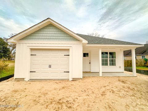 205 Jenkins Avenue Maysville NC 28555