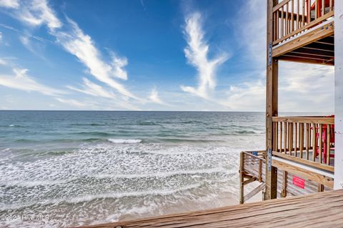 A home in North Topsail Beach