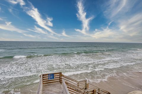 A home in North Topsail Beach