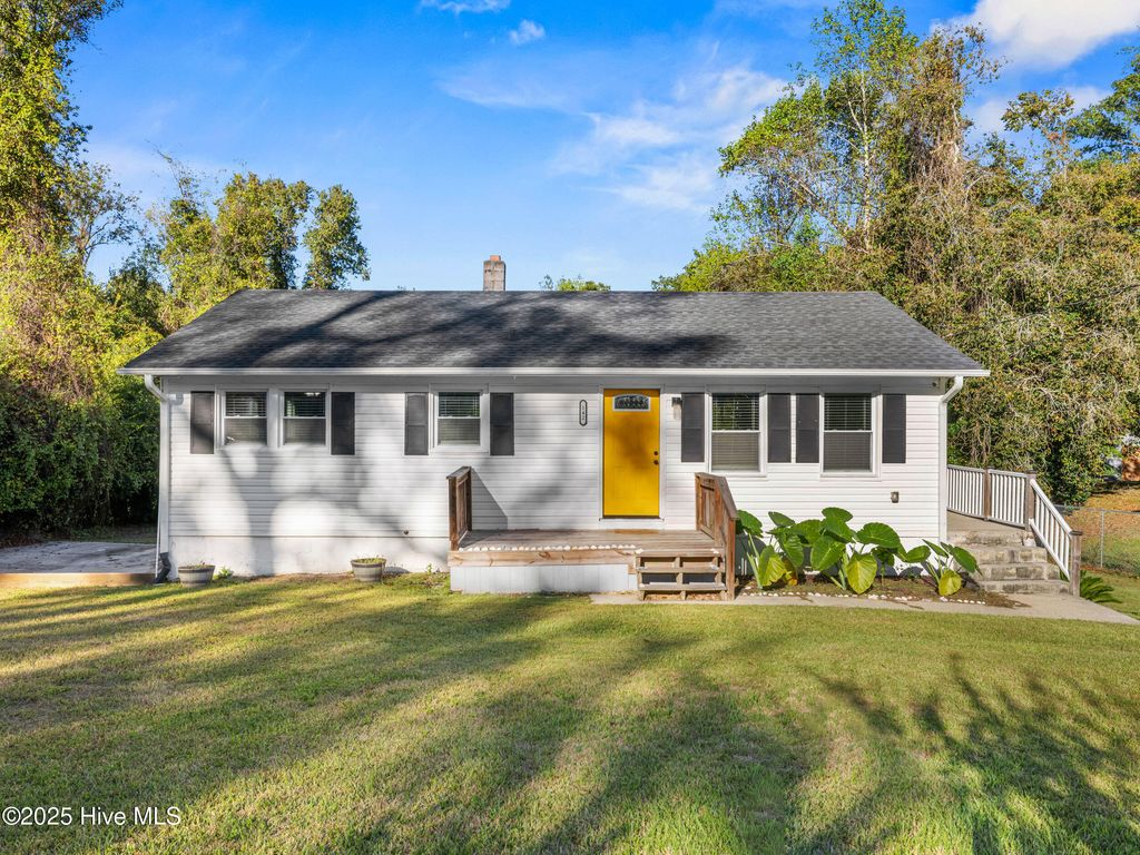 Photo of 142 Jupiter Trail, Jacksonville, NC 28546 (MLS # 100537584)