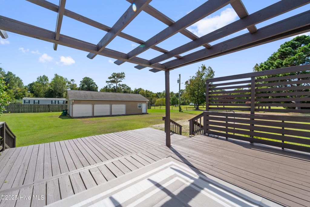 Photo of 113 Old Hawkins Road, Hubert, NC 28539 (MLS # 100532648)
