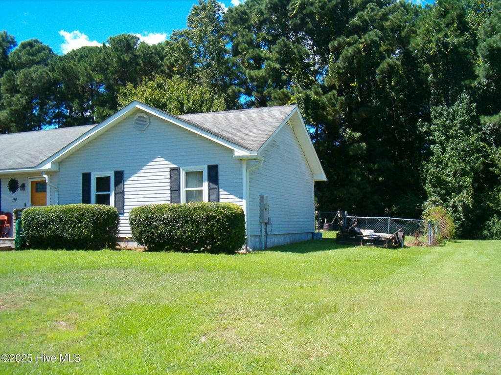 Photo of 114 S Stone Drive, Sneads Ferry, NC 28460 (MLS # 100527558)