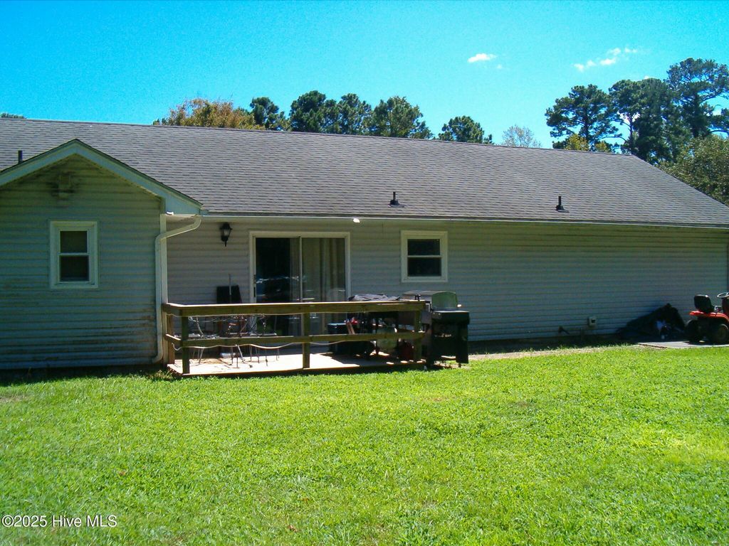 Photo of 114 S Stone Drive, Sneads Ferry, NC 28460 (MLS # 100527558)