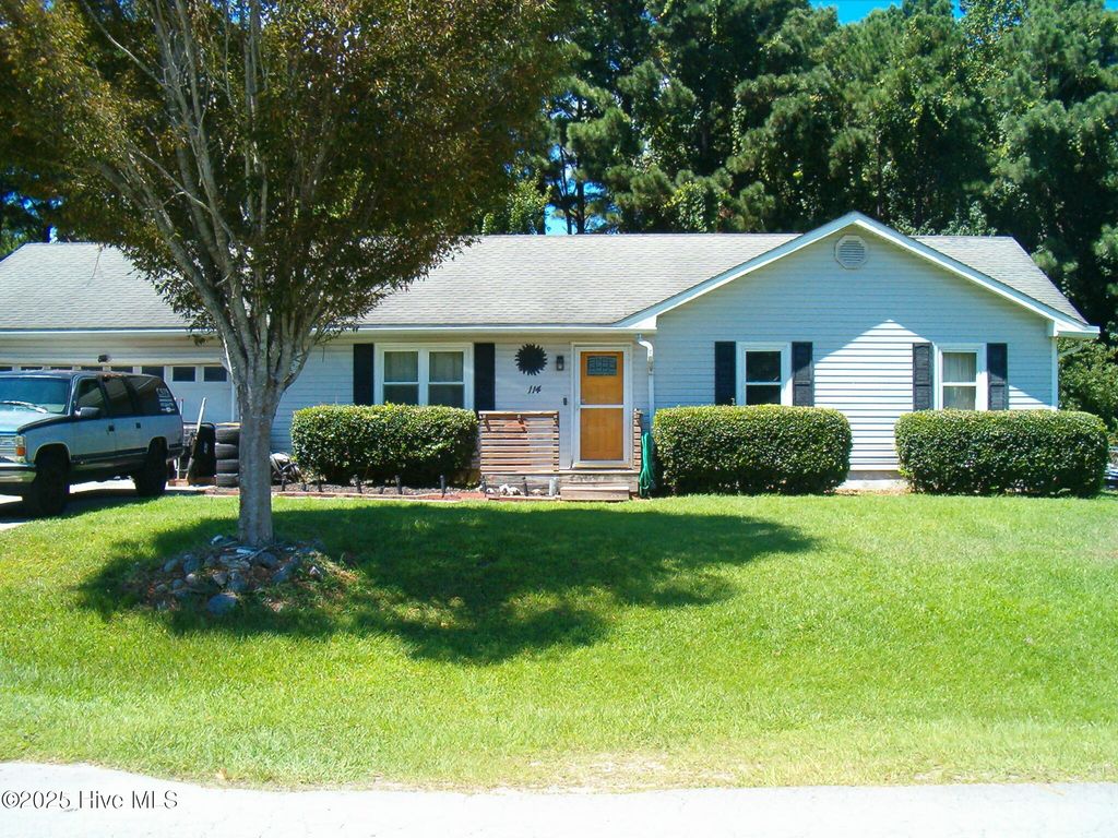 Photo of 114 S Stone Drive, Sneads Ferry, NC 28460 (MLS # 100527558)