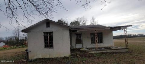 9063 Hwy 41 W Richlands NC 28574