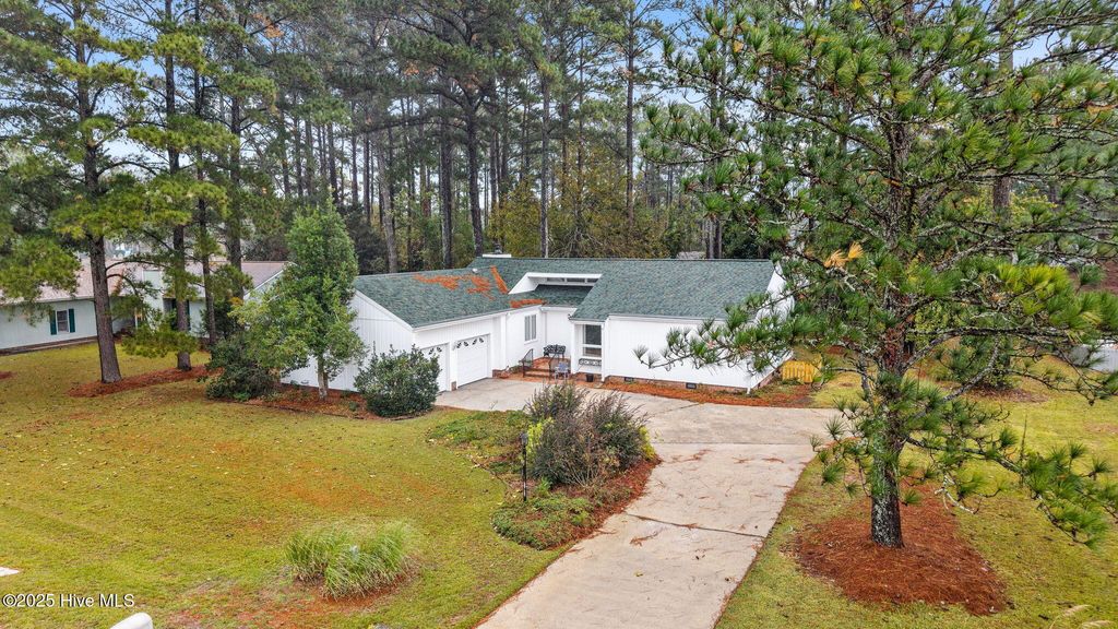 Photo of 1106 Caracara Drive, New Bern, NC 28560 (MLS # 100538891)