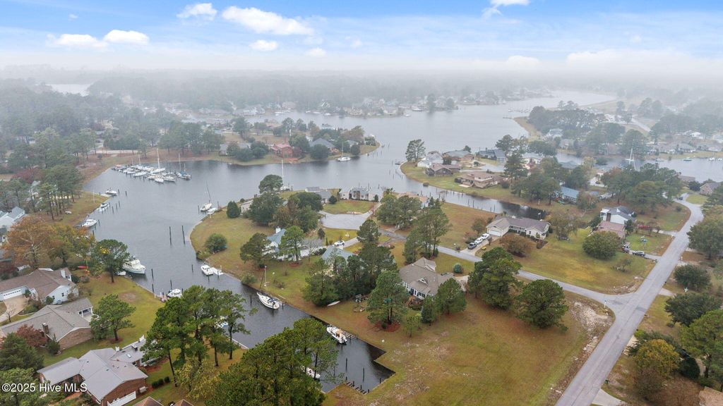 Photo of 1106 Caracara Drive, New Bern, NC 28560 (MLS # 100538891)