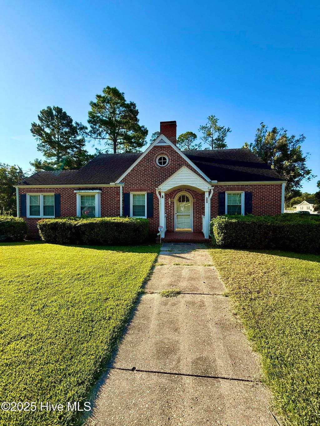 Photo of 300 E Roseboro Street, Roseboro, NC 28382 (MLS # 100539148)