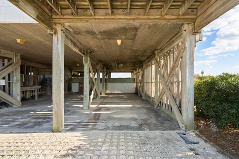 A home in Topsail Beach