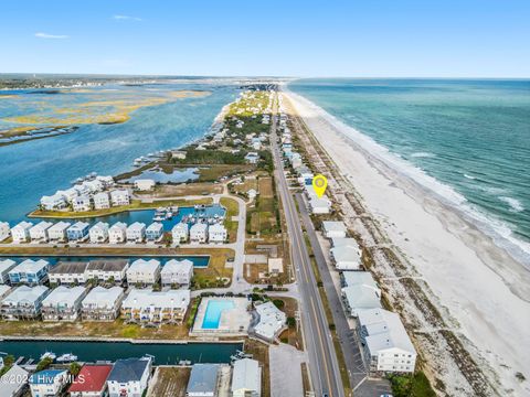 A home in Topsail Beach