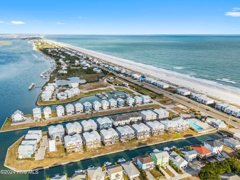 A home in Topsail Beach