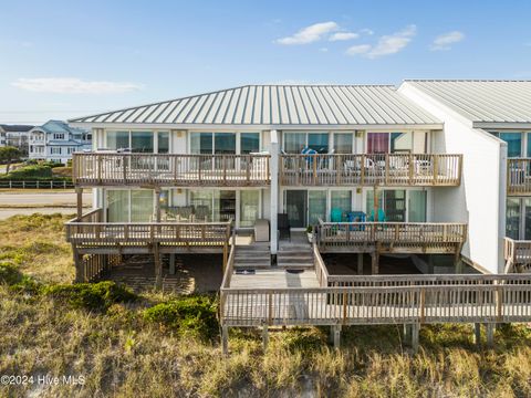 A home in Topsail Beach