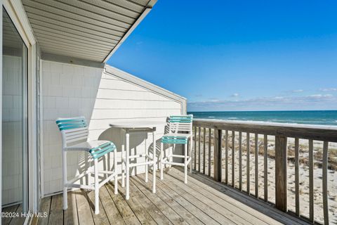 A home in Topsail Beach