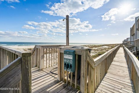 A home in Topsail Beach