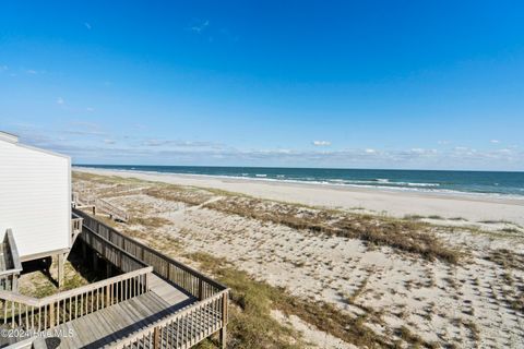 A home in Topsail Beach