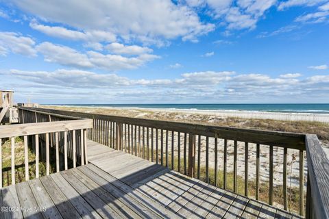 A home in Topsail Beach