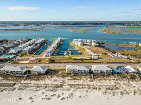 A home in Topsail Beach