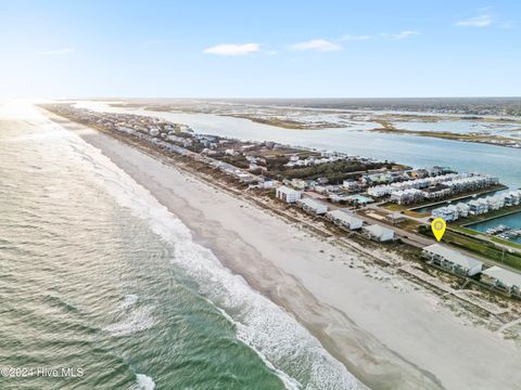 A home in Topsail Beach