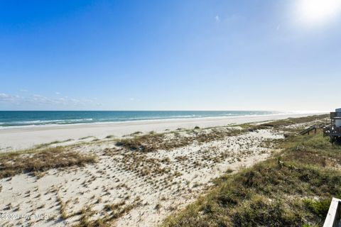 A home in Topsail Beach