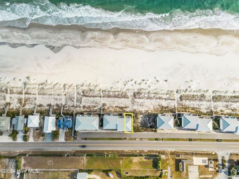 A home in Topsail Beach