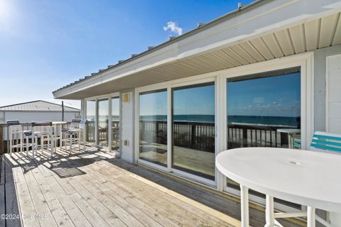 A home in Topsail Beach