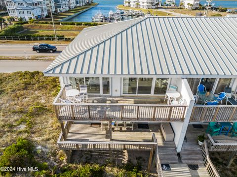 A home in Topsail Beach