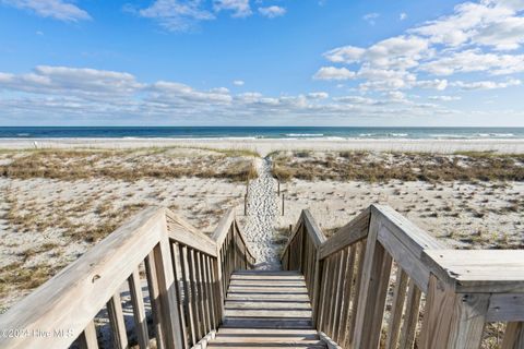 A home in Topsail Beach