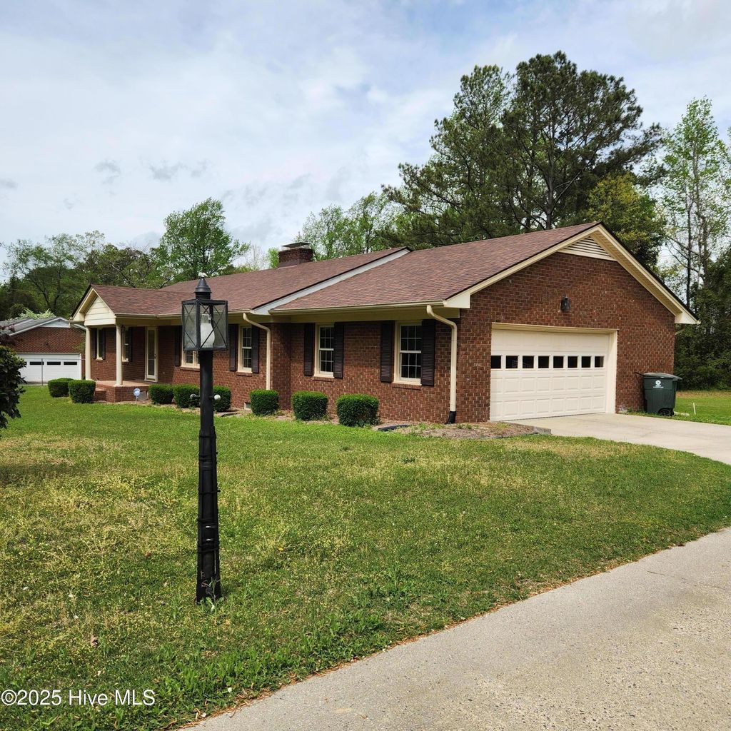 Photo of 281 Harvey Circle, Grifton, NC 28530 (MLS # 100503068)