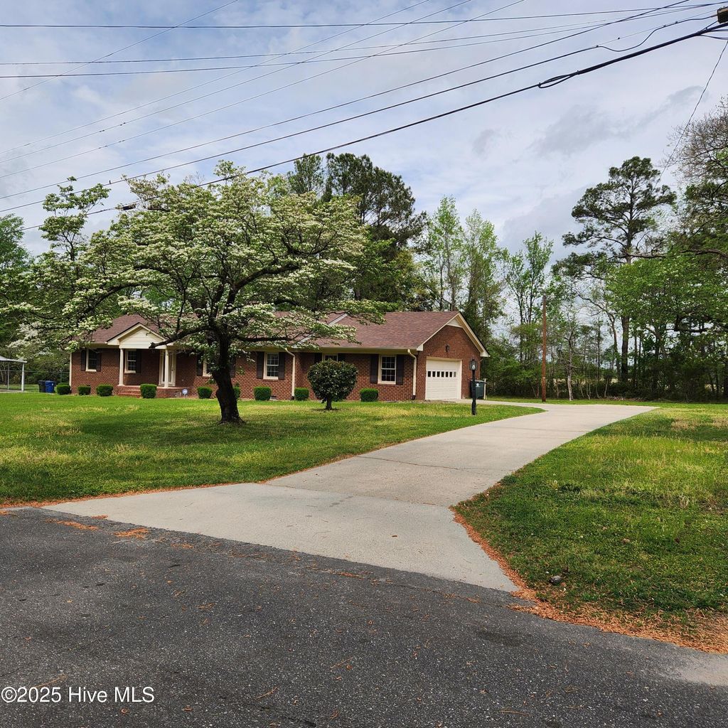 Photo of 281 Harvey Circle, Grifton, NC 28530 (MLS # 100503068)