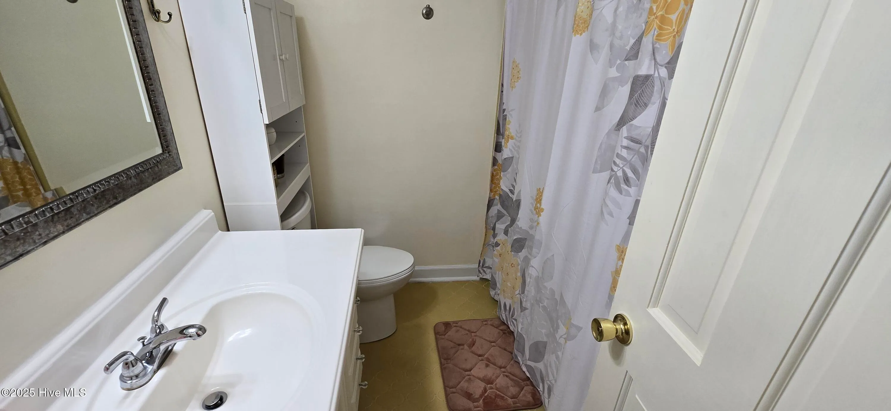 Greenville, North Carolina 27858, United States, 3 Bedrooms Bedrooms, ,2 BathroomsBathrooms,Residential,Pending,106251