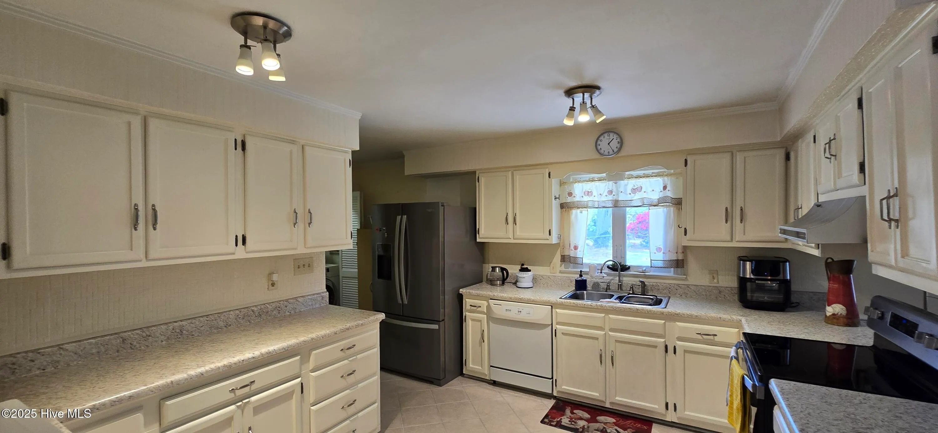 Greenville, North Carolina 27858, United States, 3 Bedrooms Bedrooms, ,2 BathroomsBathrooms,Residential,Pending,106251