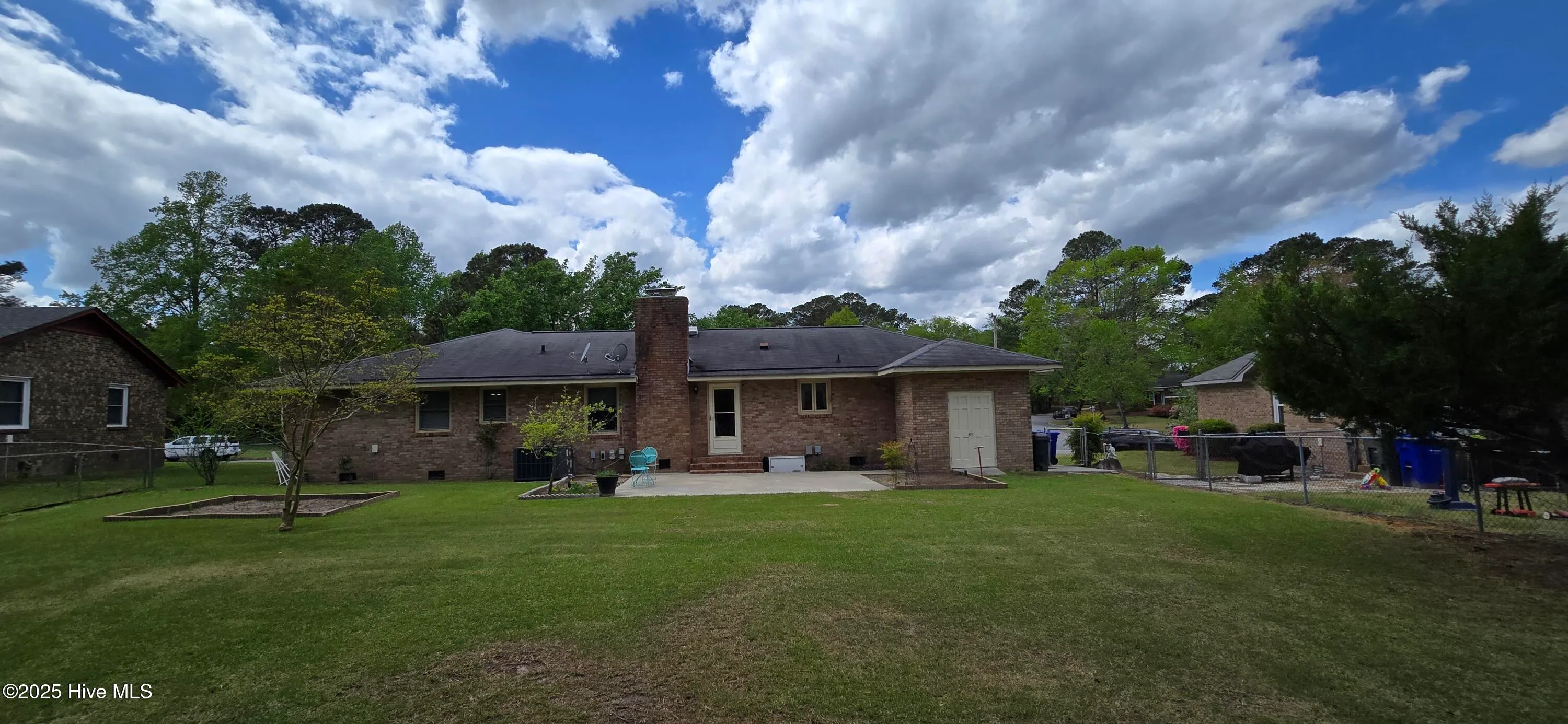 Greenville, North Carolina 27858, United States, 3 Bedrooms Bedrooms, ,2 BathroomsBathrooms,Residential,Pending,106251