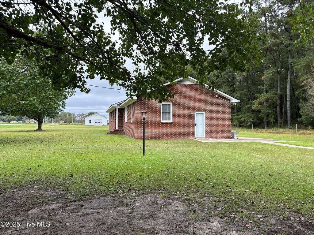 Photo of 707 Gliden Road, Belvidere, NC 27919 (MLS # 100533424)