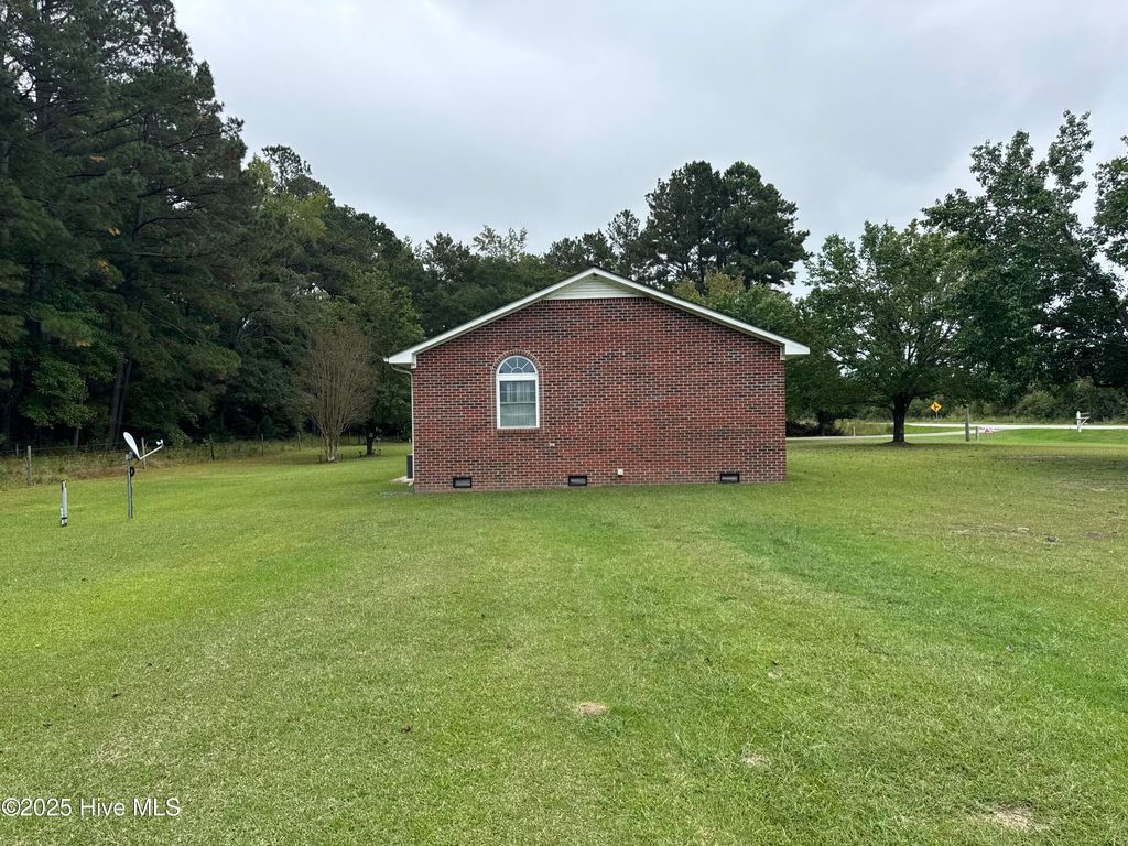 Photo of 707 Gliden Road, Belvidere, NC 27919 (MLS # 100533424)