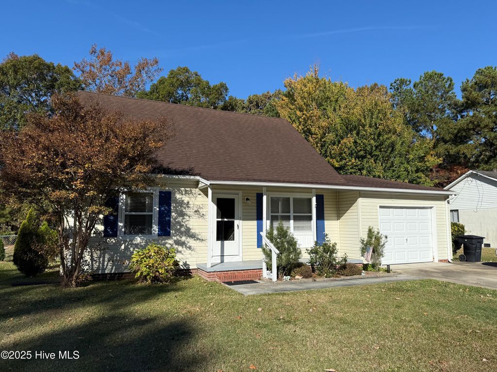 Photo of 1725 Edgewood Drive, Elizabeth City, NC 27909 (MLS # 100540106)